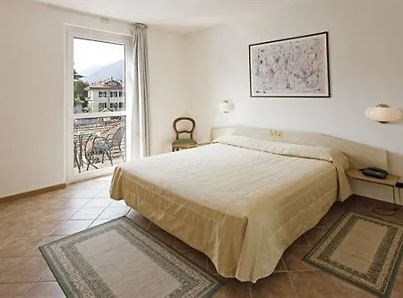 Hotel Albergo Lenno 4*